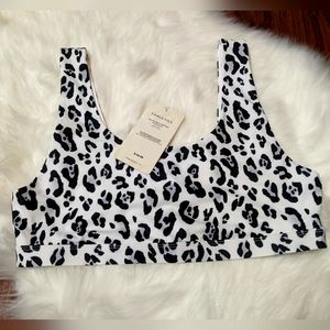 NWT Fabletics Lola Low Impact Sports Bra / XL (12-14)